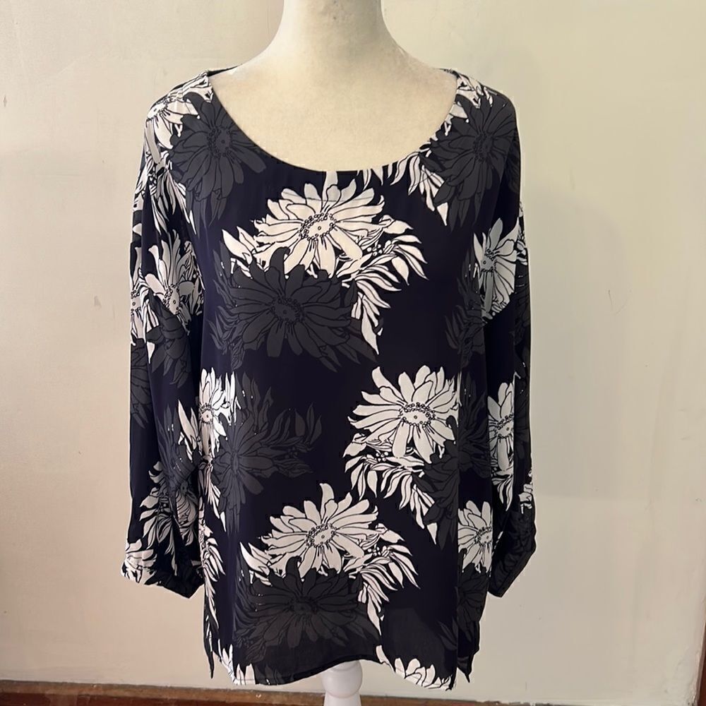 Loft black gray white floral long sleeve blouse Size M